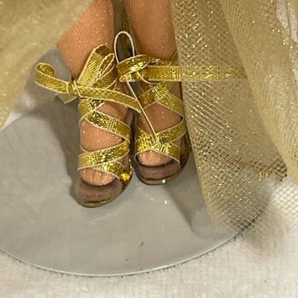 Madame Alexander restrung 10" Portrettes China Sun doll with stand. - Picture 7 of 8